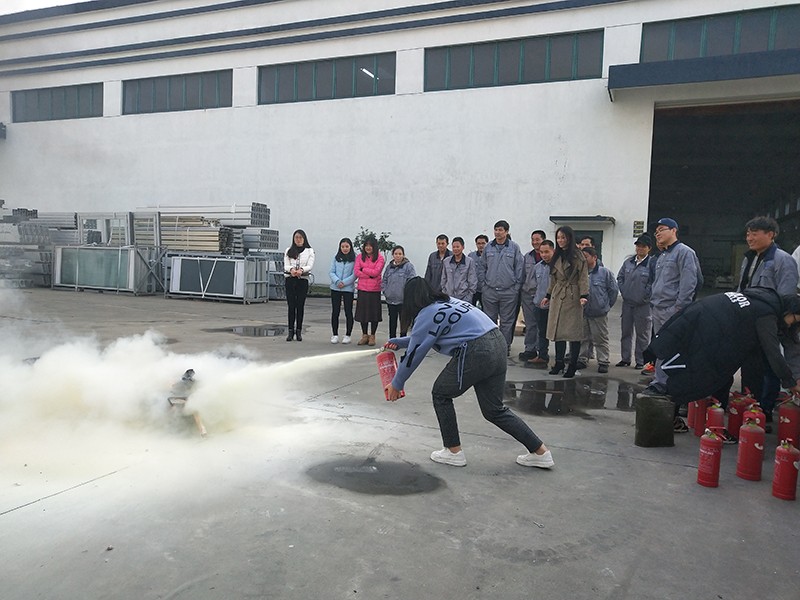 華燁參加消防培訓(xùn)..jpg 華燁參加消防培訓(xùn)..jpg