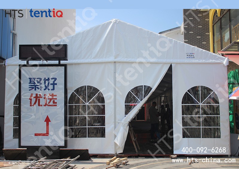 傳統(tǒng)建筑搭配篷房，用作超市門(mén)口走廊為顧客提高購(gòu)物體驗(yàn)