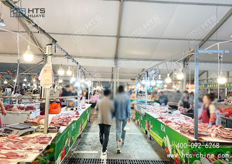 這座接近4000平方米的菜市場篷房，正式投入使用了