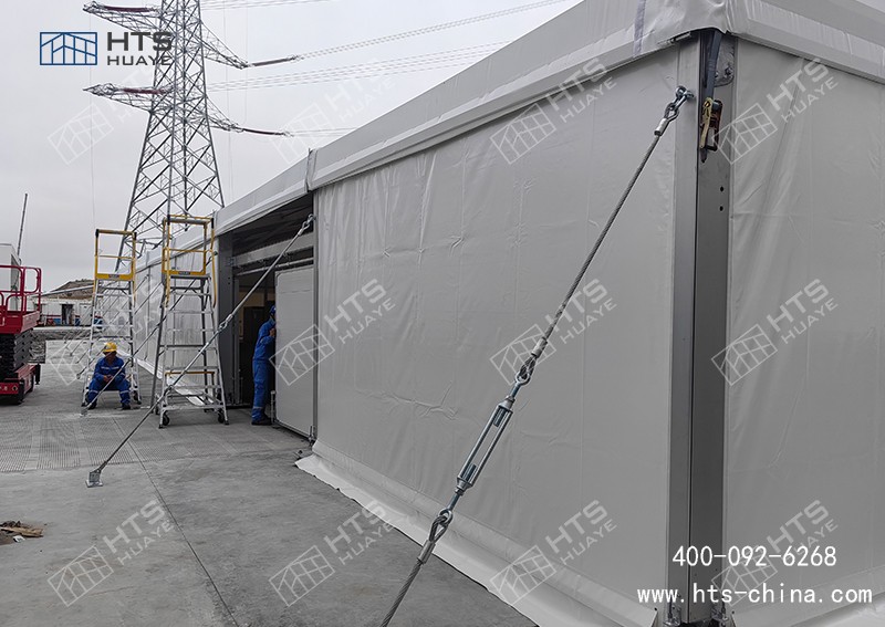 無需復(fù)雜地基，現(xiàn)場(chǎng)無加工作業(yè)，選簡(jiǎn)易戶外倉庫篷房更高效