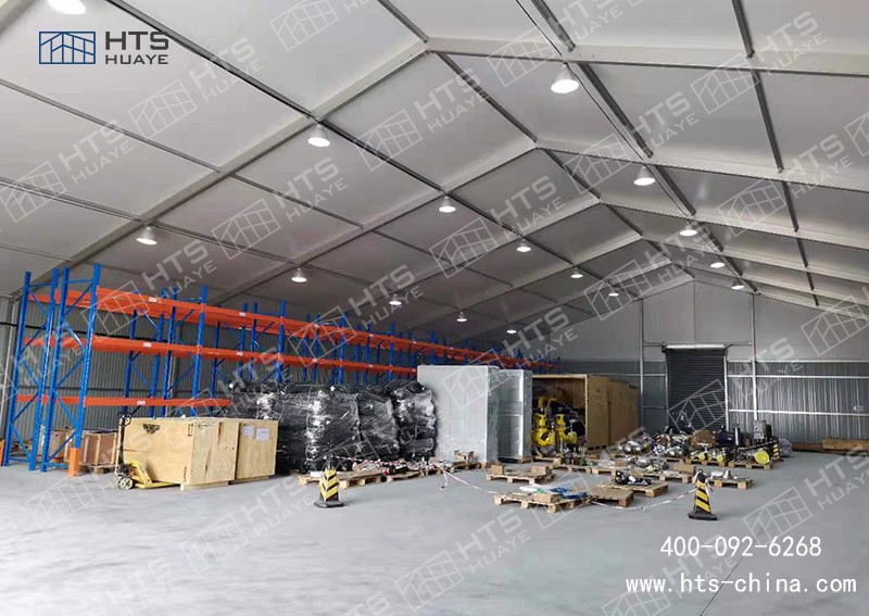 簡(jiǎn)易戶外倉(cāng)庫(kù)篷房滿足當(dāng)?shù)叵嚓P(guān)部門(mén)以及設(shè)計(jì)院的要求