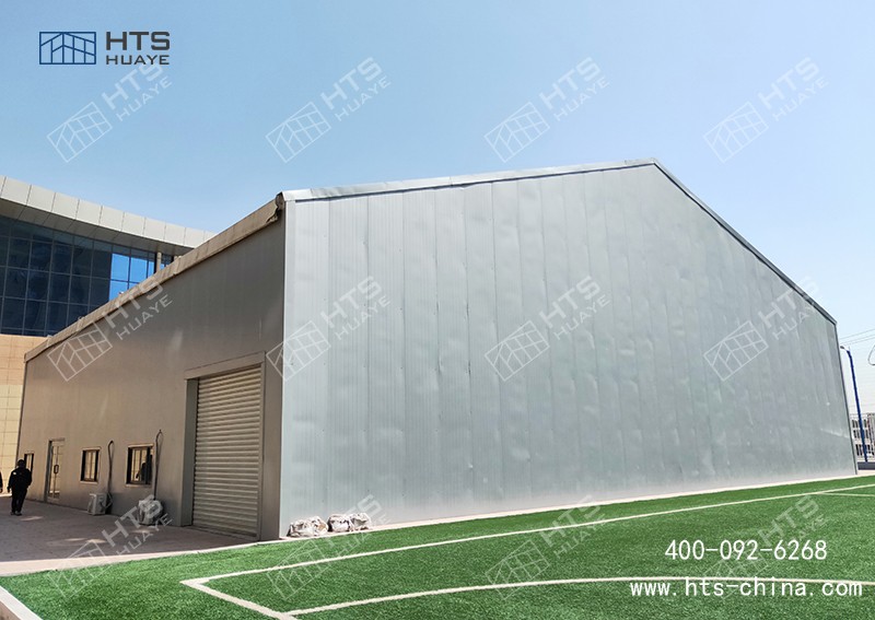 裝配式運(yùn)動(dòng)篷房從根本上解決了傳統(tǒng)建筑施工中的揚(yáng)塵污染問(wèn)題