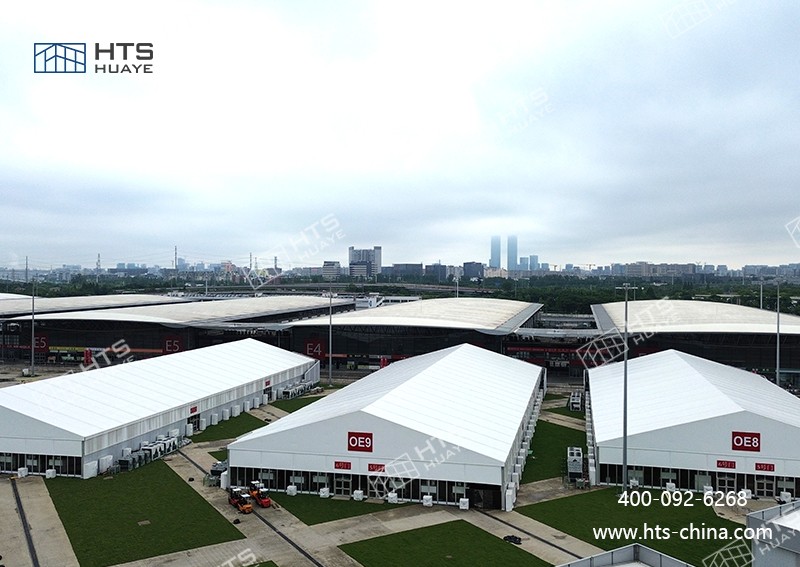 為上海成功交付了 4 座大型展覽篷房，助力當(dāng)?shù)貢够顒拥捻樌_展