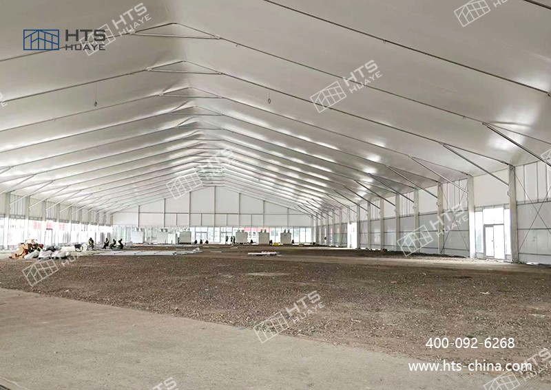 為上海成功交付了 4 座大型展覽篷房，助力當(dāng)?shù)貢够顒拥捻樌_展