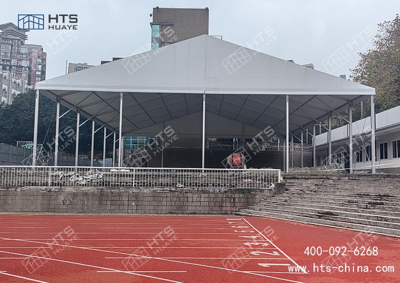 羽毛球篷房建設(shè)為球員們撐起一片不受風(fēng)雨干擾的運動空間